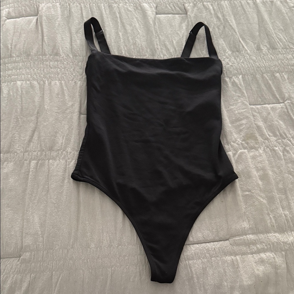 Aritzia Babaton Black Adjustable Bodysuit Size XS